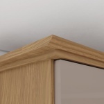 Armario Vestidor Crisol detalle superior en roble natural con acabado gris shine, estilo elegante